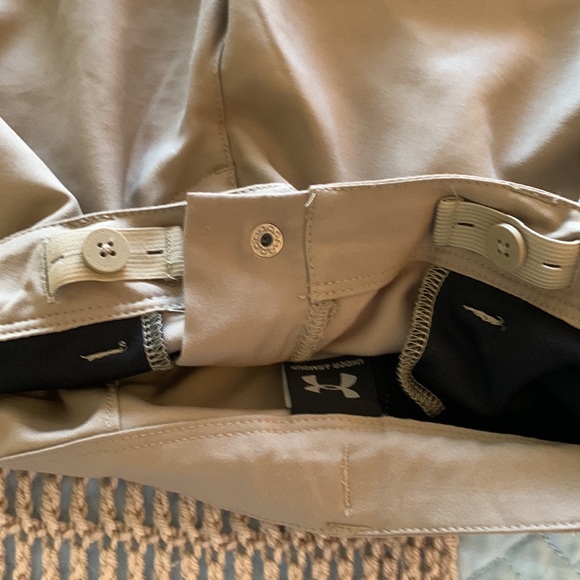 Under Armour Boys Shorts Never Worn - Picture 7 of 7